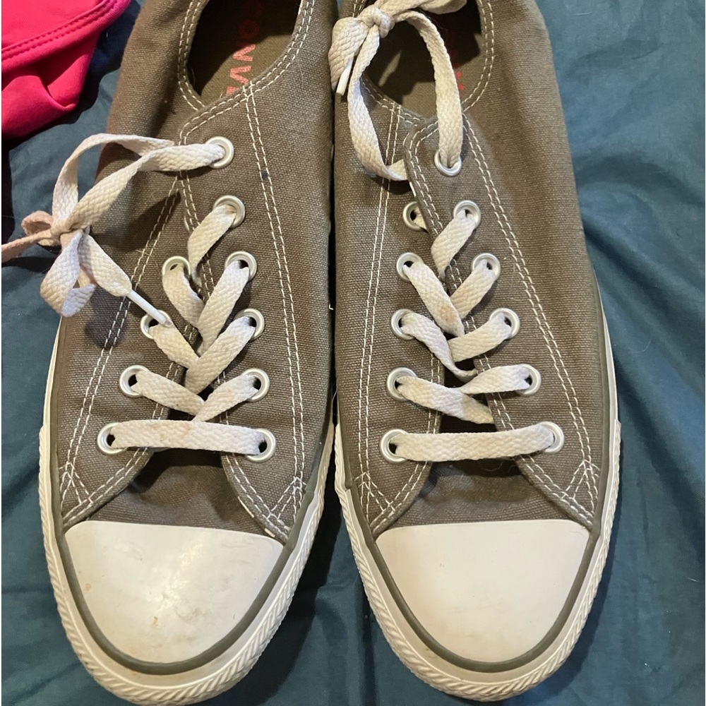 Cute gray converse